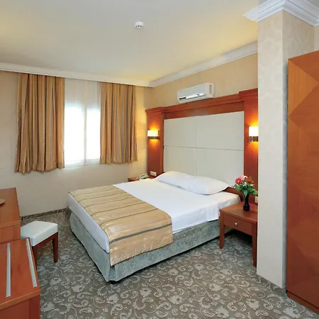 Hotel Julian Club 4*
