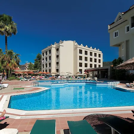 Julian Club Hotel 4*